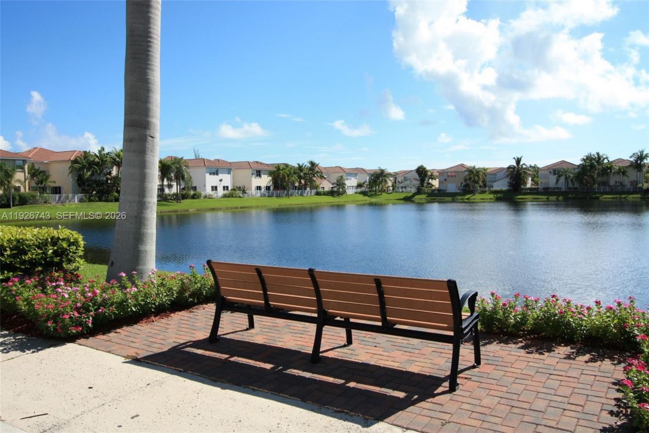 1135 Satinleaf St, Hollywood, FL 33019 Photo