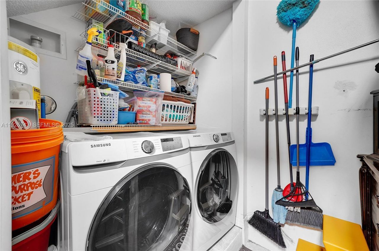 1135 Satinleaf St, Hollywood, FL 33019 Photo