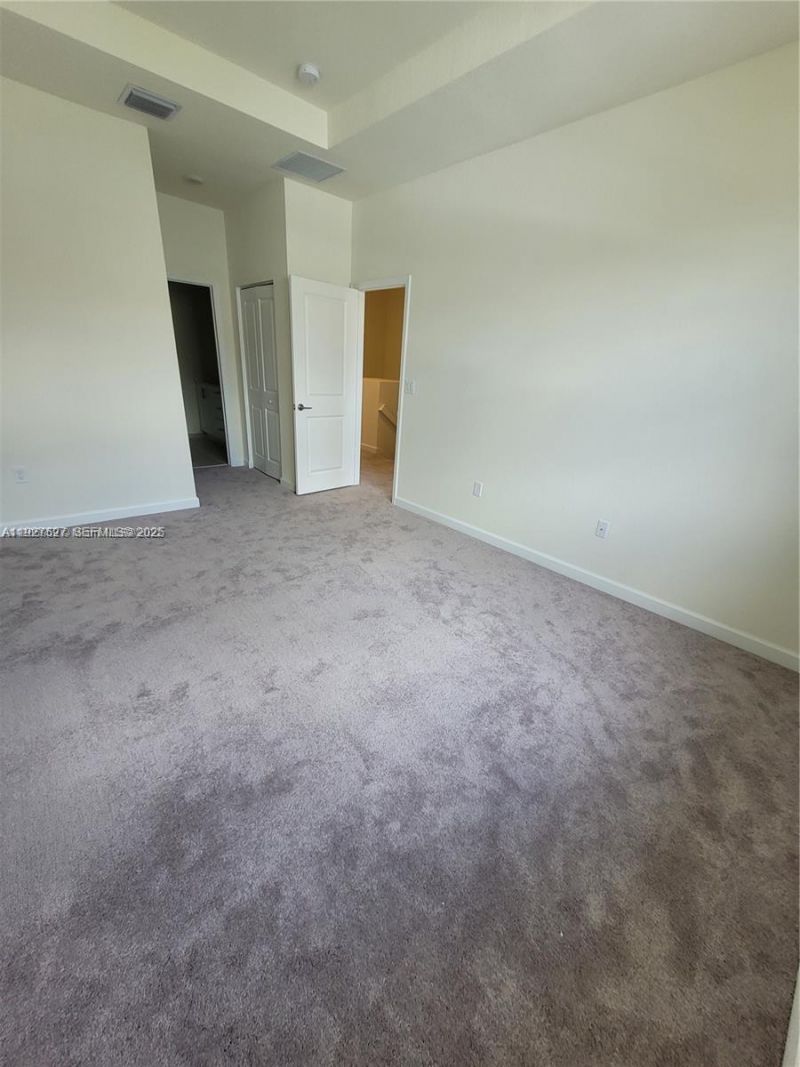 11125 W 33rd Ct, Hialeah, FL 33018 Photo