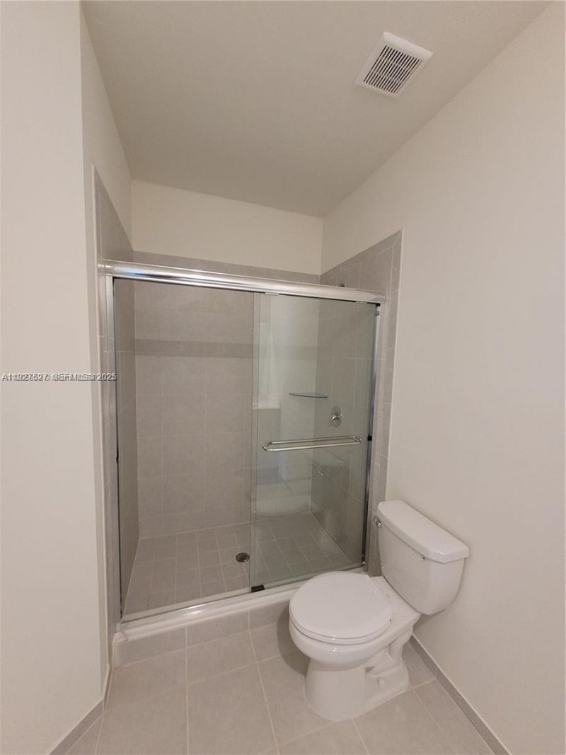 11125 W 33rd Ct, Hialeah, FL 33018 Photo