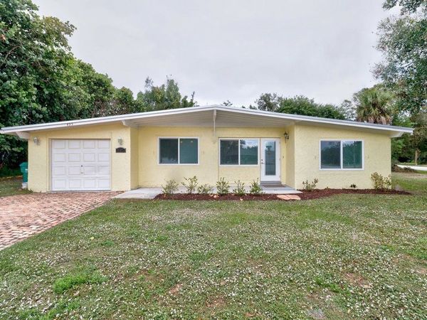 495 Easy Street, Sebastian, FL 32958