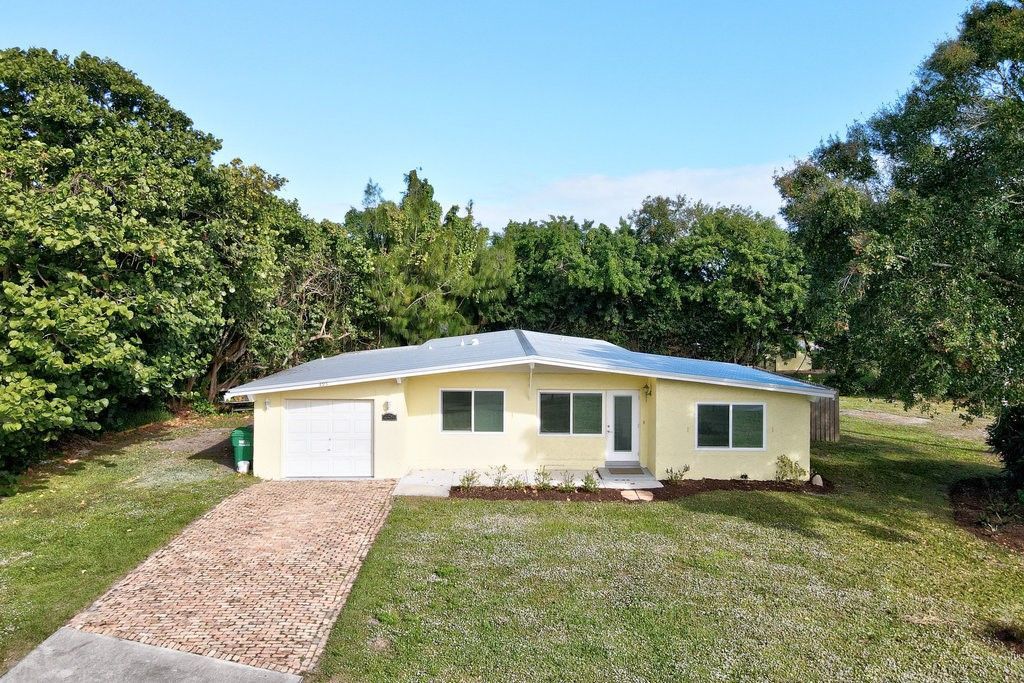 495 Easy Street, Sebastian, FL 32958 Photo
