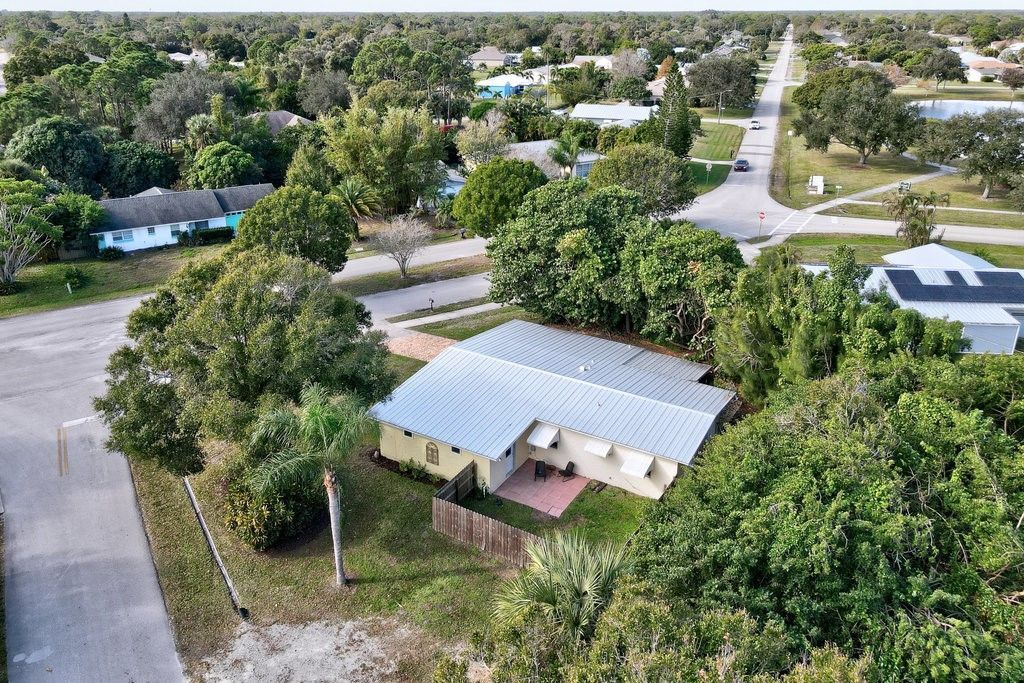 495 Easy Street, Sebastian, FL 32958 Photo