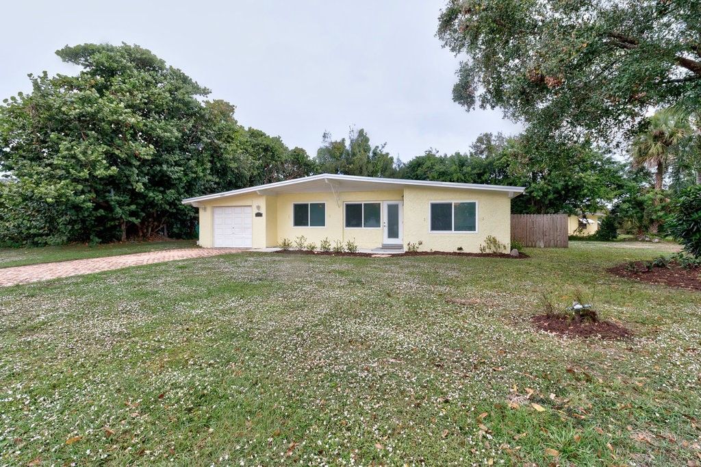 495 Easy Street, Sebastian, FL 32958 Photo