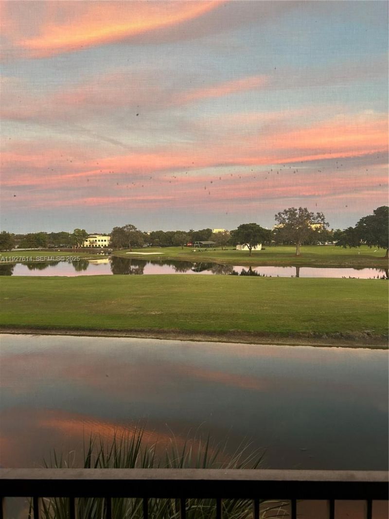 3100 W Rolling Hills Cir, Unit 310, Davie, FL 33328 Photo