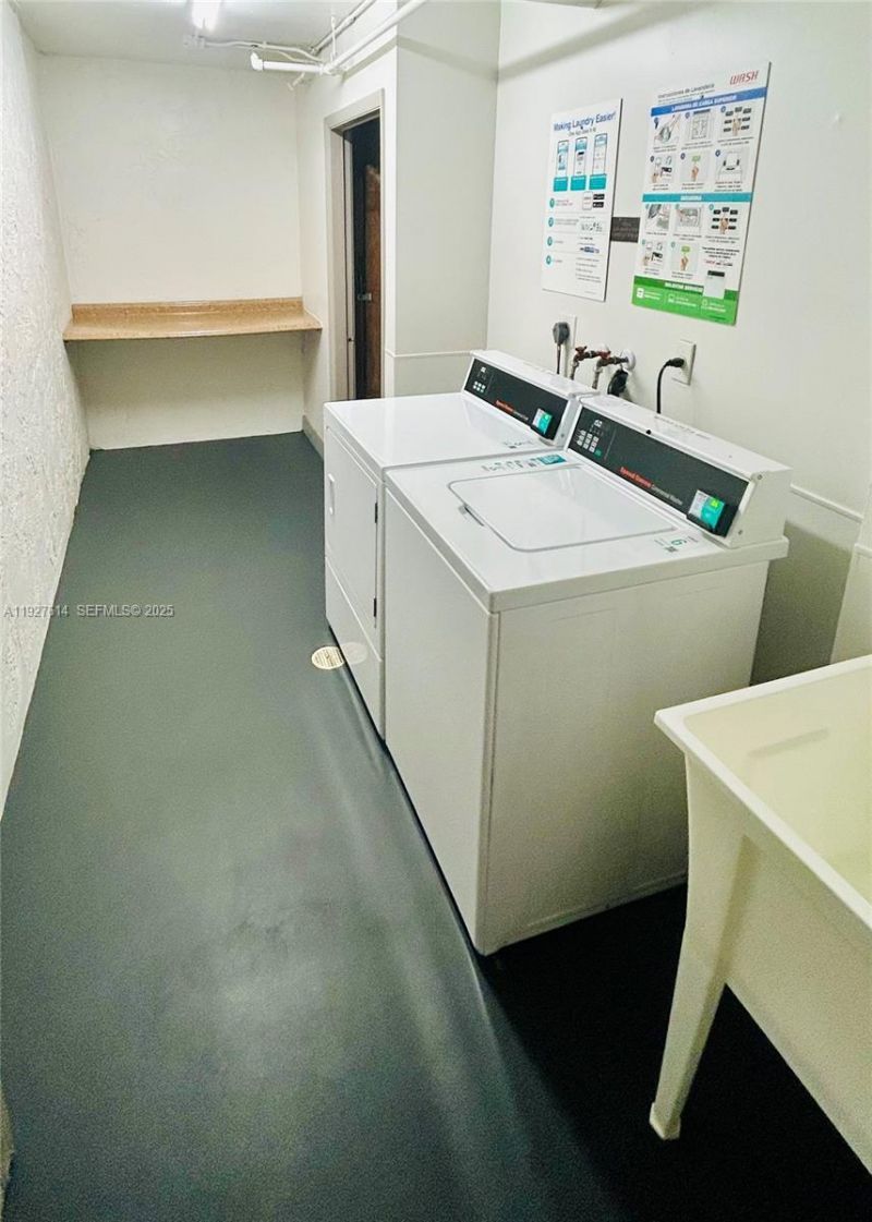 3100 W Rolling Hills Cir, Unit 310, Davie, FL 33328 Photo