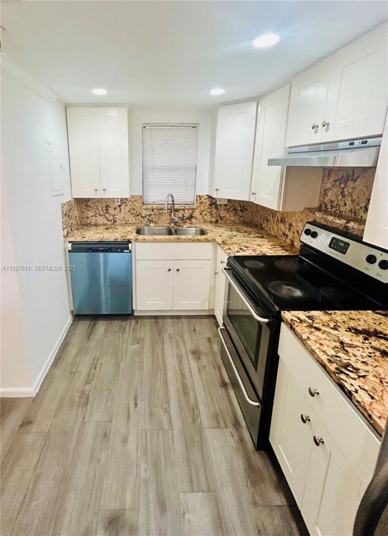 3100 W Rolling Hills Cir, Unit 310, Davie, FL 33328 Photo