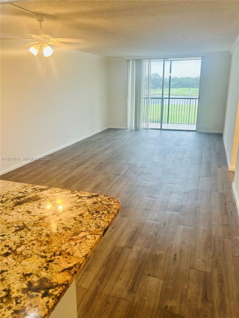 3100 W Rolling Hills Cir, Unit 310, Davie, FL 33328 Photo