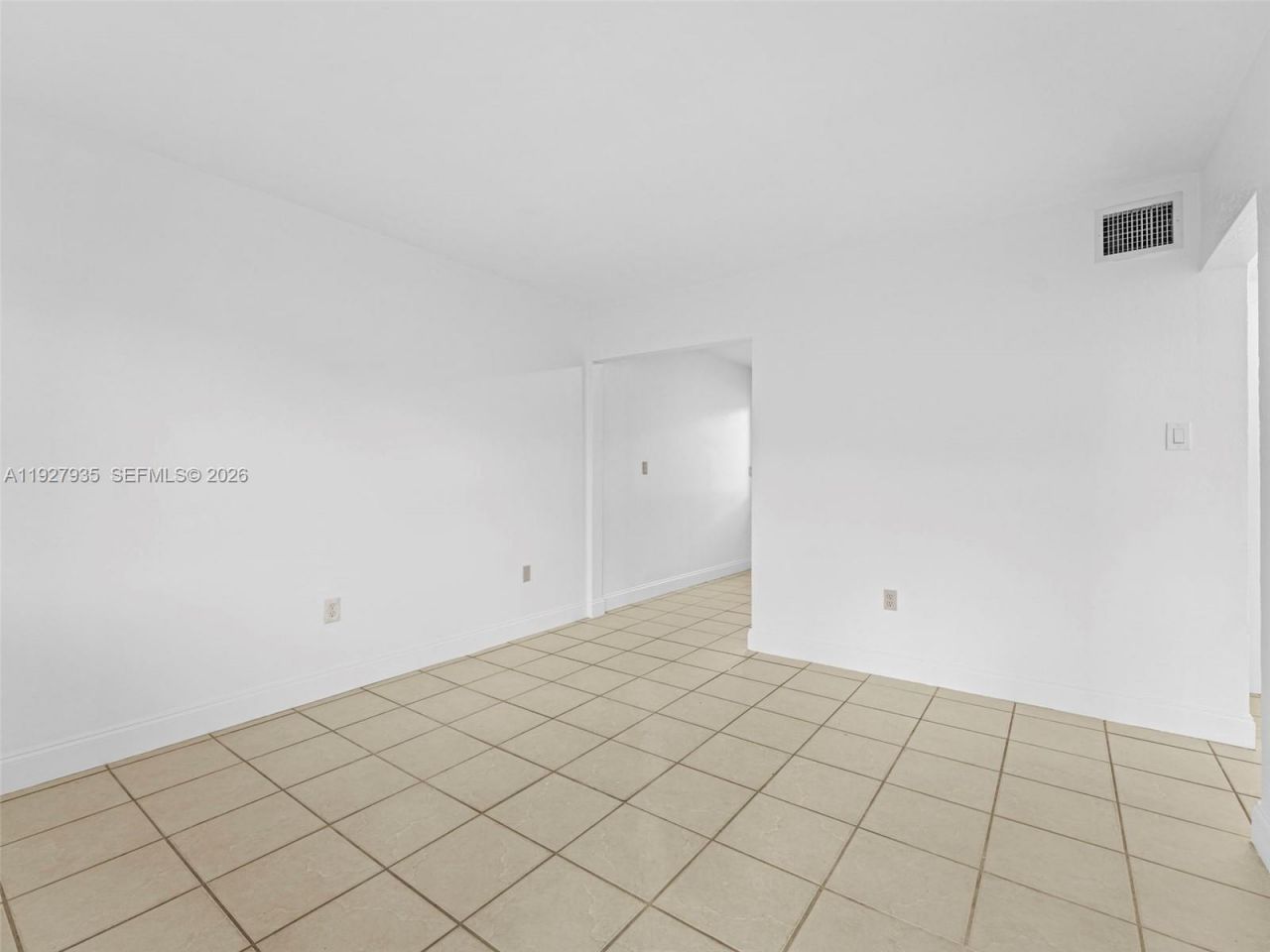 1460 NW 52nd St, Unit FRONT, Miami, FL 33142 Photo