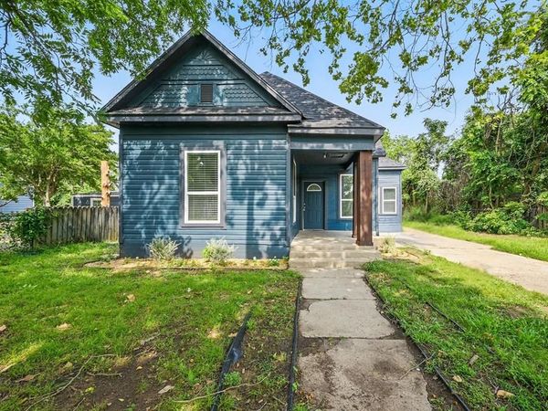 210 N 5th Avenue, Denison, TX 75021