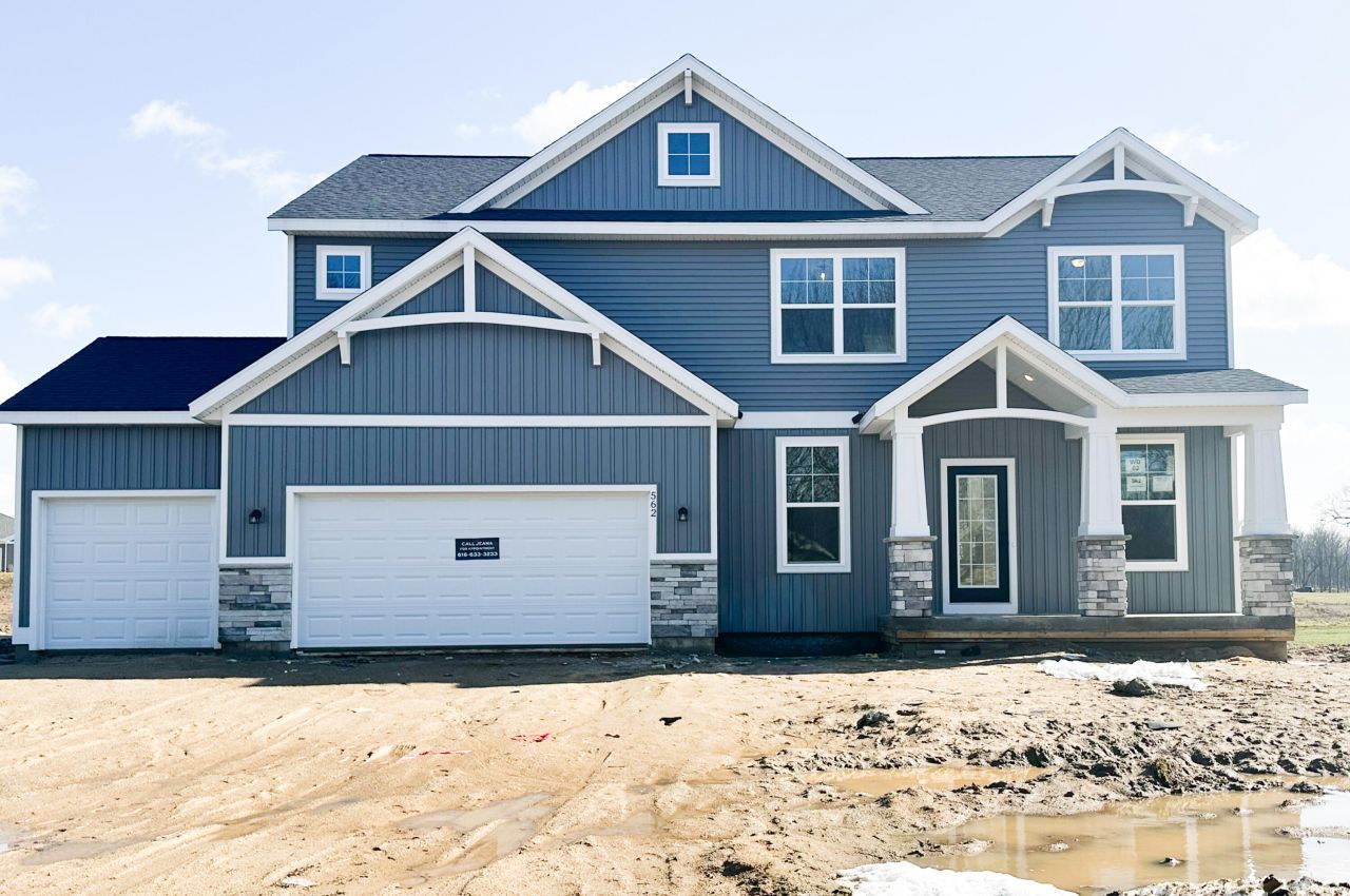 562 Lincoln Lawns Drive Nw, Walker, MI 49534 Main Photo