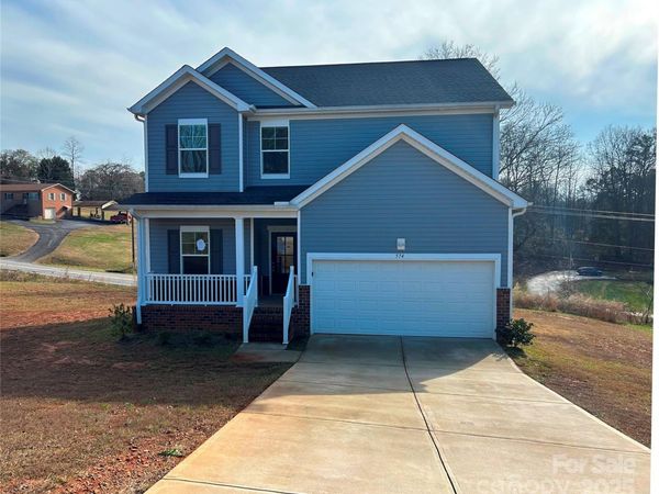 574 30th Avenue Circle NE, Hickory, NC 28601