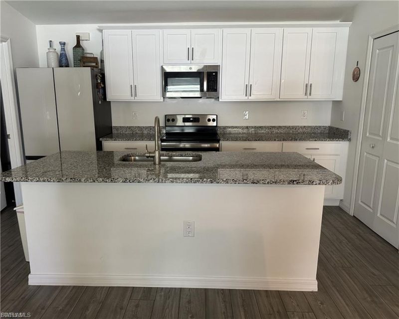 1009 NE 39th Ter, Cape Coral, FL 33909 Photo