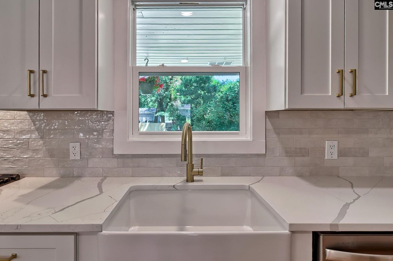 900 Michaelmas (aka "m" Ave) Avenue Photo 11