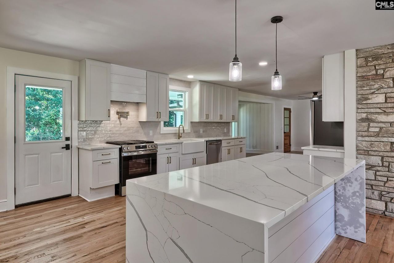 900 Michaelmas (aka "m" Ave) Avenue Photo 6