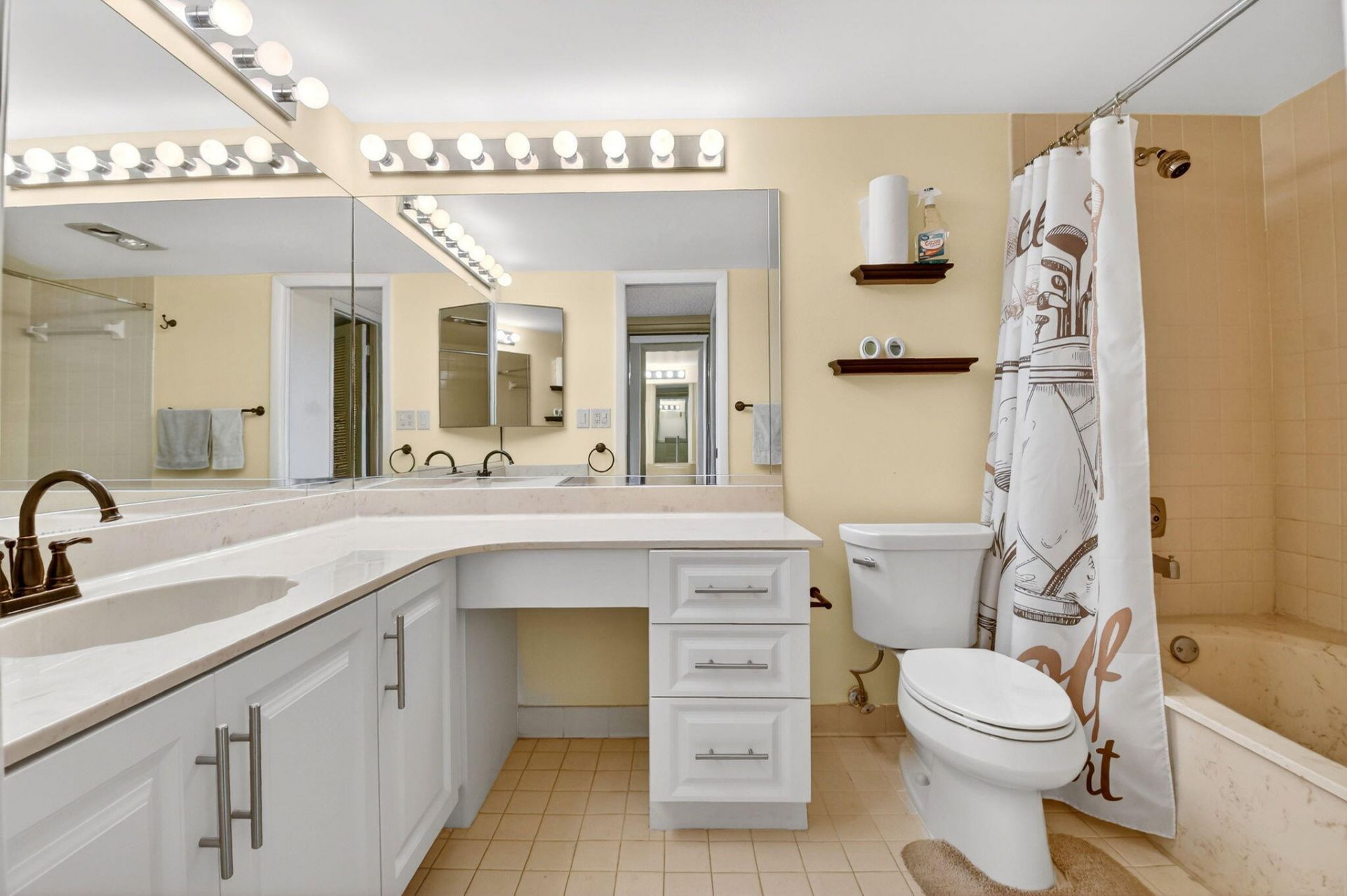 5785 Fairway Park Court, Unit 204, Boynton Beach, FL 33437 Photo