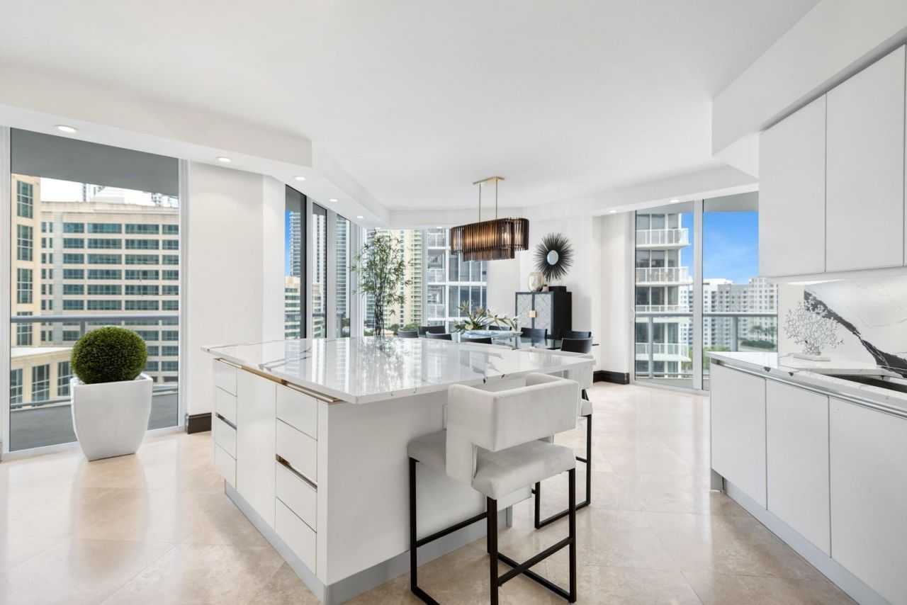 333 Las Olas Way, Unit 1610, Fort Lauderdale, FL 33301 Photo