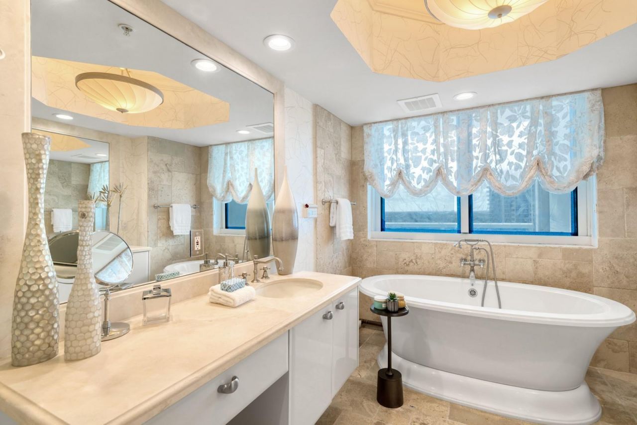 333 Las Olas Way, Unit 1610, Fort Lauderdale, FL 33301 Photo