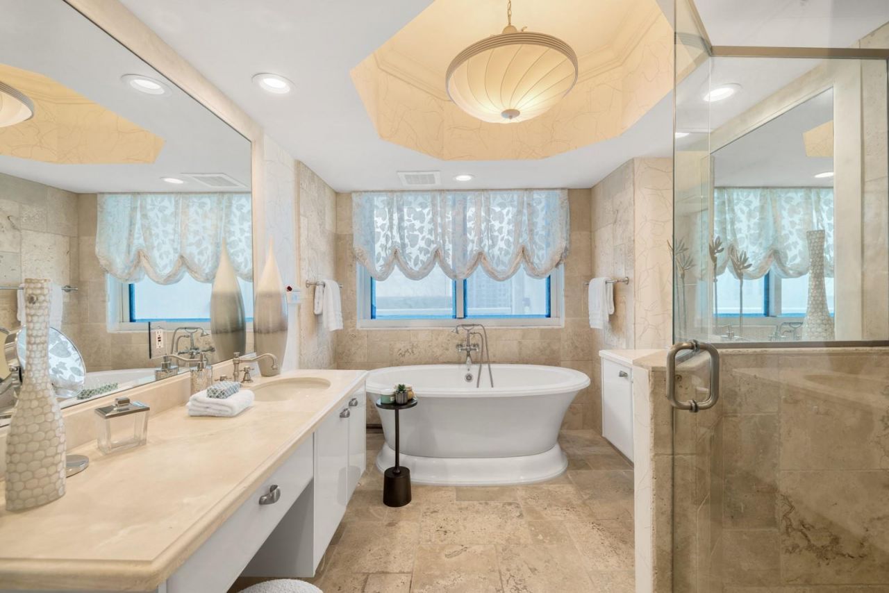 333 Las Olas Way, Unit 1610, Fort Lauderdale, FL 33301 Photo