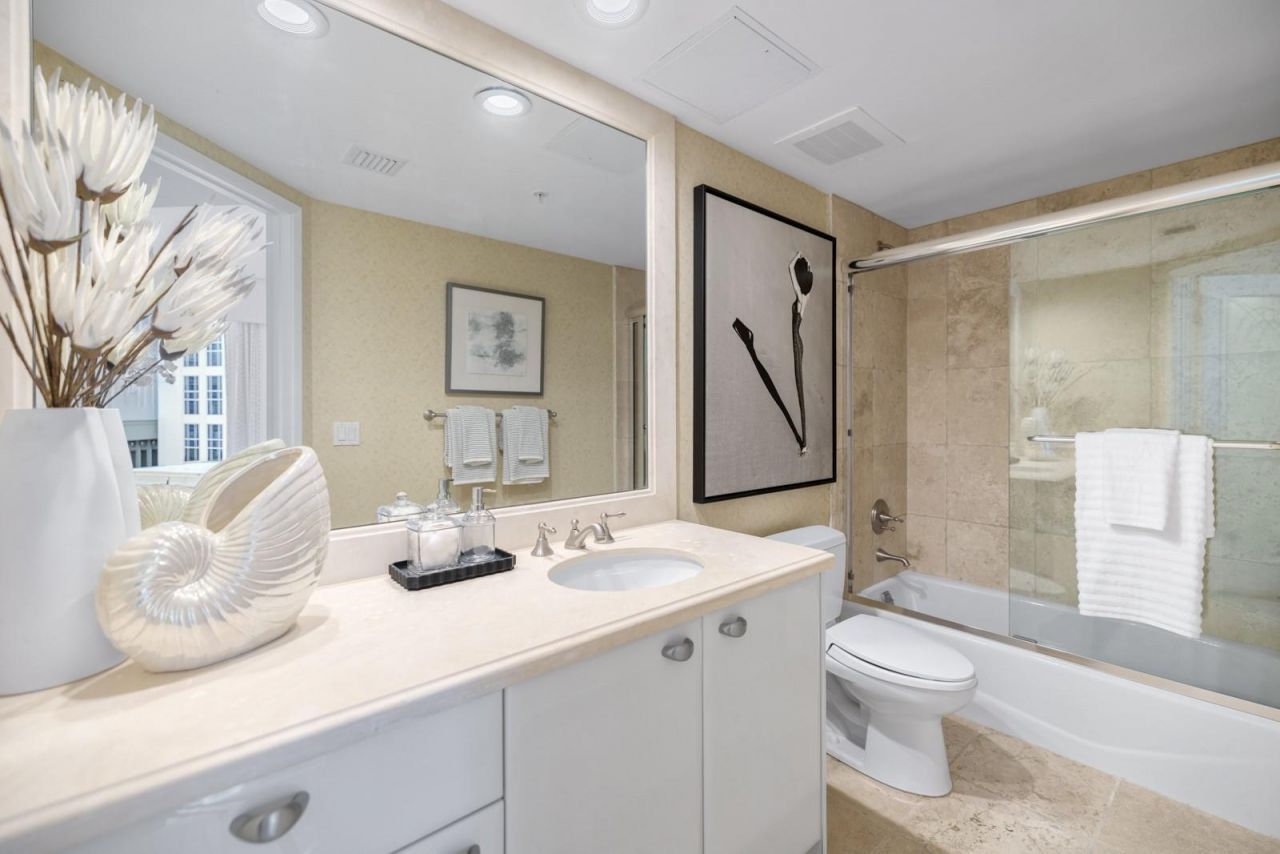 333 Las Olas Way, Unit 1610, Fort Lauderdale, FL 33301 Photo