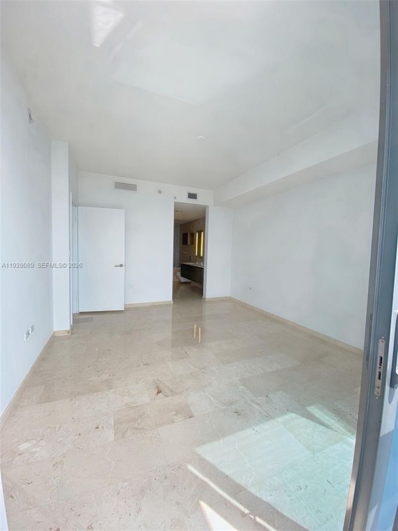 88 SW 7th St, Unit 3906, Miami, FL 33130 Photo
