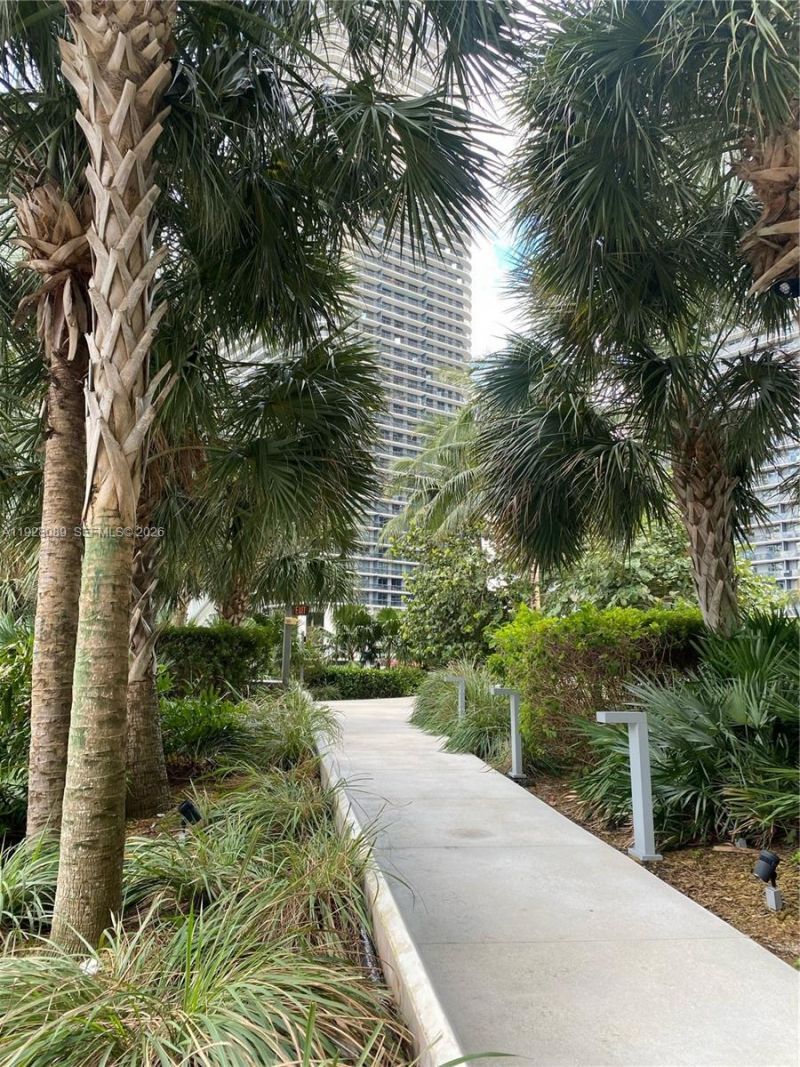 88 SW 7th St, Unit 3906, Miami, FL 33130 Photo