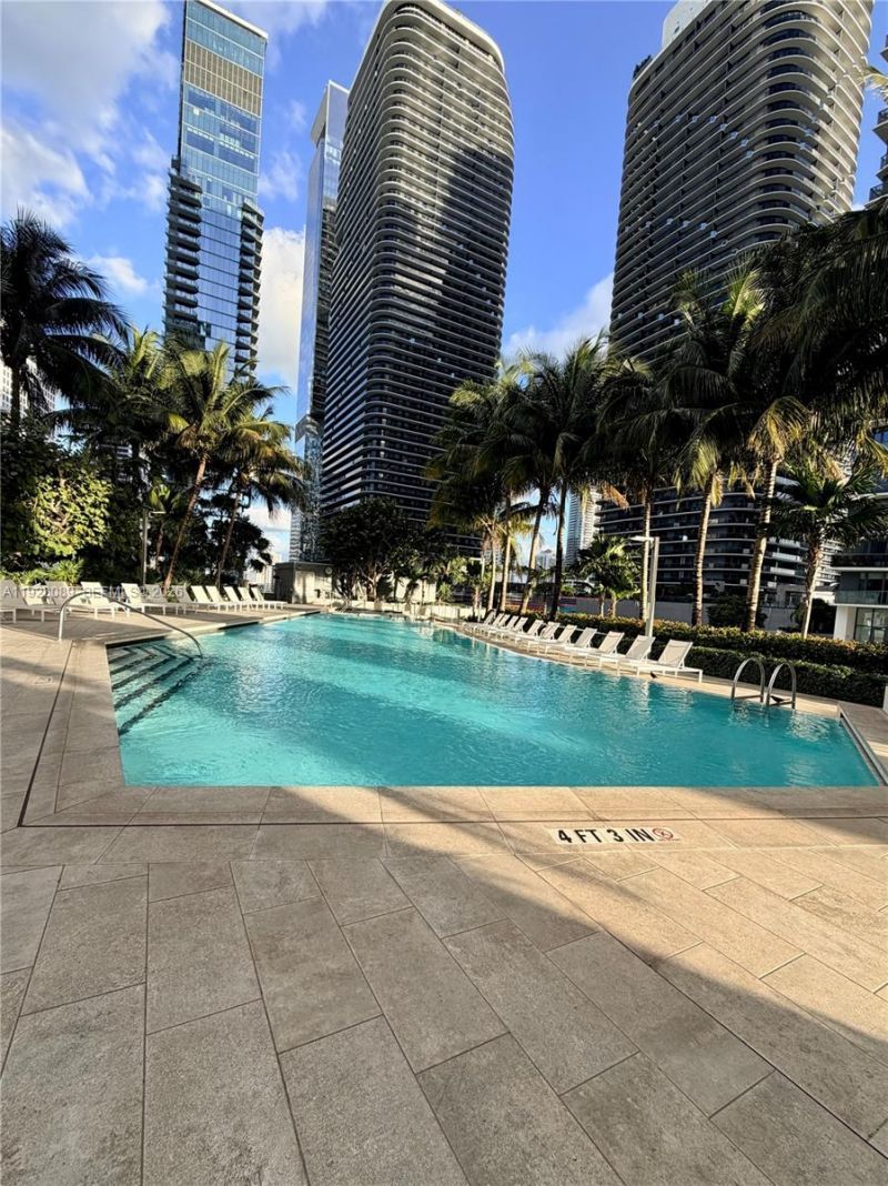 88 SW 7th St, Unit 3906, Miami, FL 33130 Photo