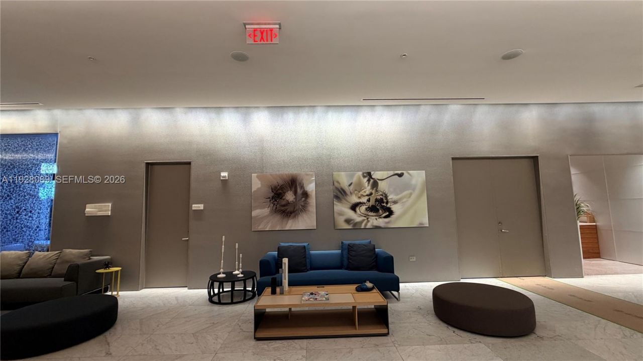 88 SW 7th St, Unit 3906, Miami, FL 33130 Photo