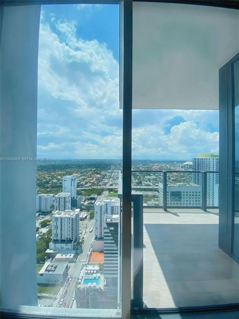 88 SW 7th St, Unit 3906, Miami, FL 33130 Photo
