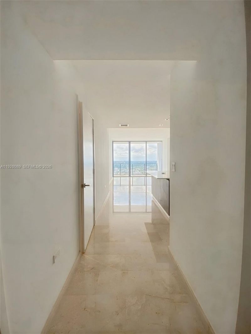 88 SW 7th St, Unit 3906, Miami, FL 33130 Photo
