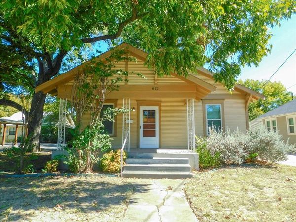 812 N Elm Street, Denton, TX 76201