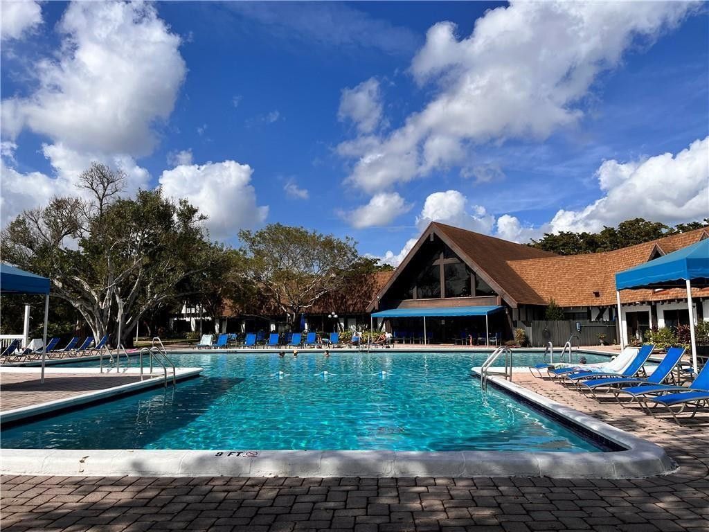 3690 Inverrary Drive, Unit 2C, Lauderhill, FL 33319 Photo