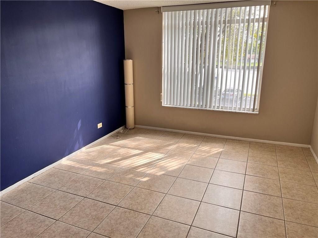 3690 Inverrary Drive, Unit 2C, Lauderhill, FL 33319 Photo