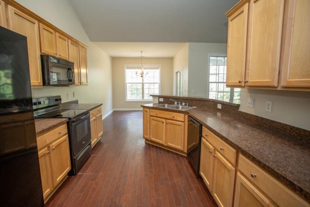 4693 Farm Lake Dr. Photo 13