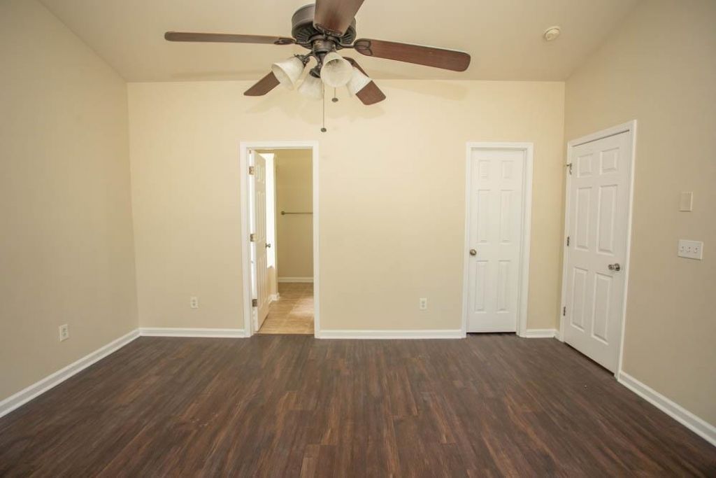 4693 Farm Lake Dr. Photo 18