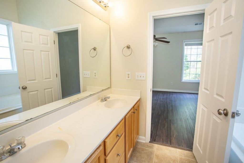 4693 Farm Lake Dr. Photo 22