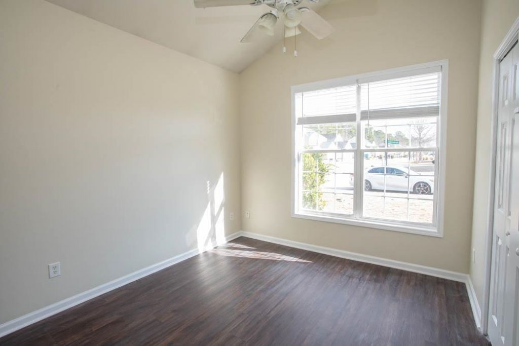 4693 Farm Lake Dr. Photo 23