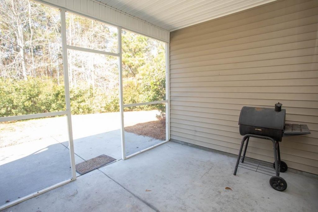 4693 Farm Lake Dr. Photo 39