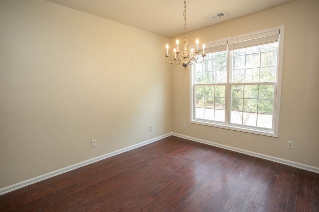 4693 Farm Lake Dr. Photo 9