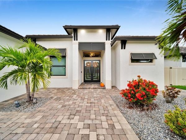 425 SE 15th ST, CAPE CORAL, FL 33990