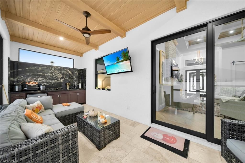 425 SE 15th St, Cape Coral, FL 33990 Photo