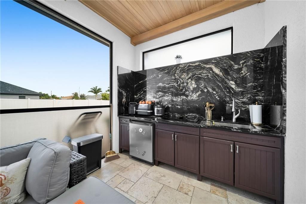 425 SE 15th St, Cape Coral, FL 33990 Photo