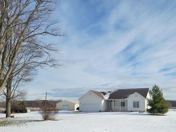 7105 N Elliston Trowbridge Road, Martin, OH 43445