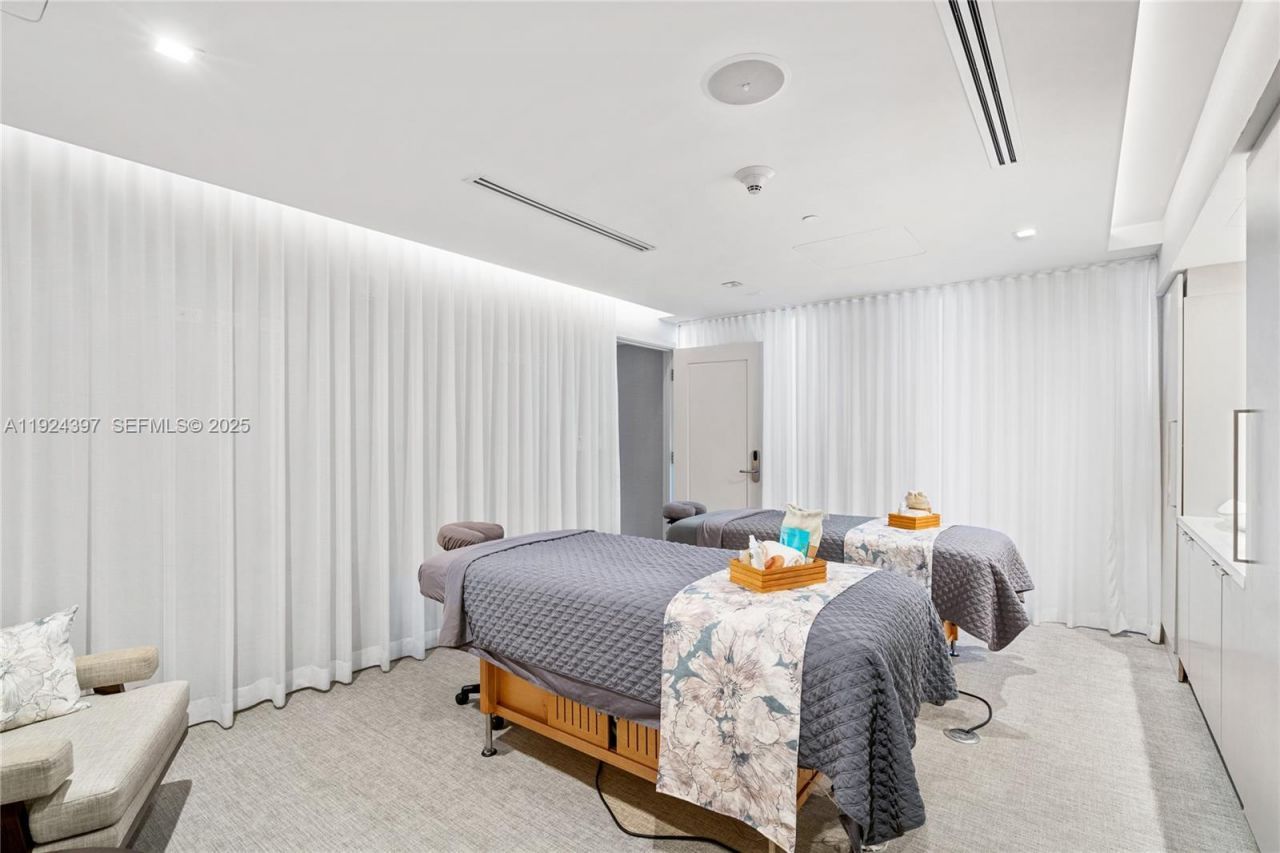 551 N Fort Lauderdale Beach Blvd, Unit R1904, Fort Lauderdale, FL 33304 Photo