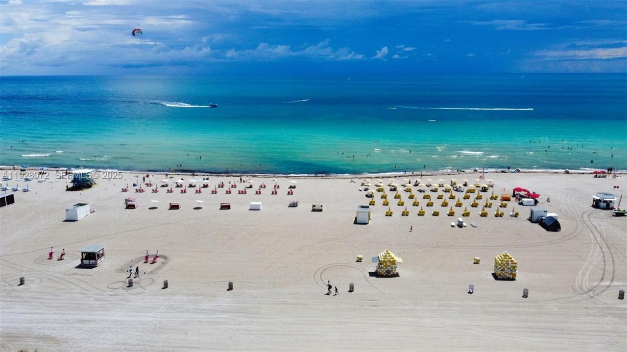 1621 Collins, Unit 406, Miami Beach, FL 33139 Photo