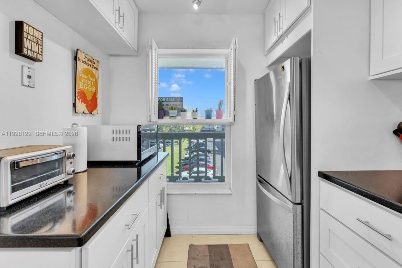 6071 NW 61st Ave, Unit 303, Tamarac, FL 33319 Photo