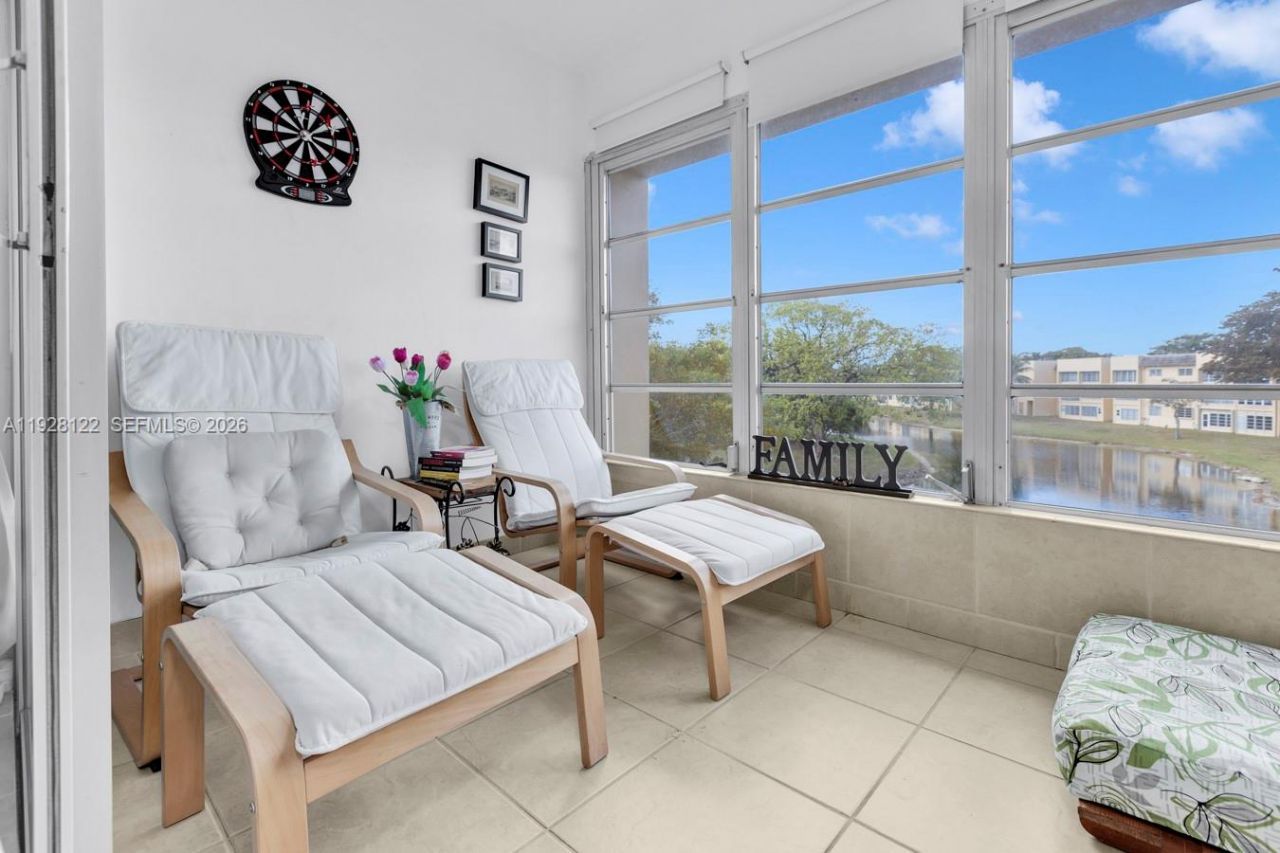 6071 NW 61st Ave, Unit 303, Tamarac, FL 33319 Photo