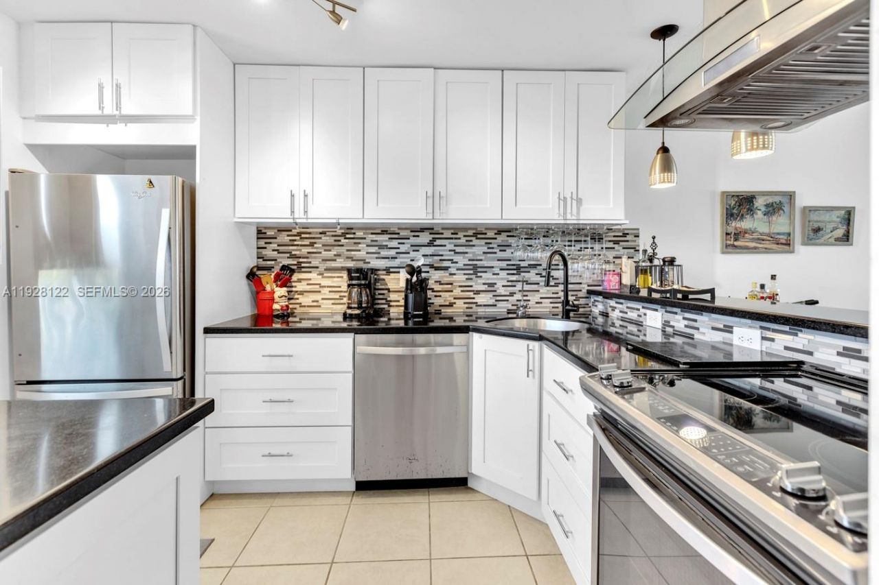 6071 NW 61st Ave, Unit 303, Tamarac, FL 33319 Photo