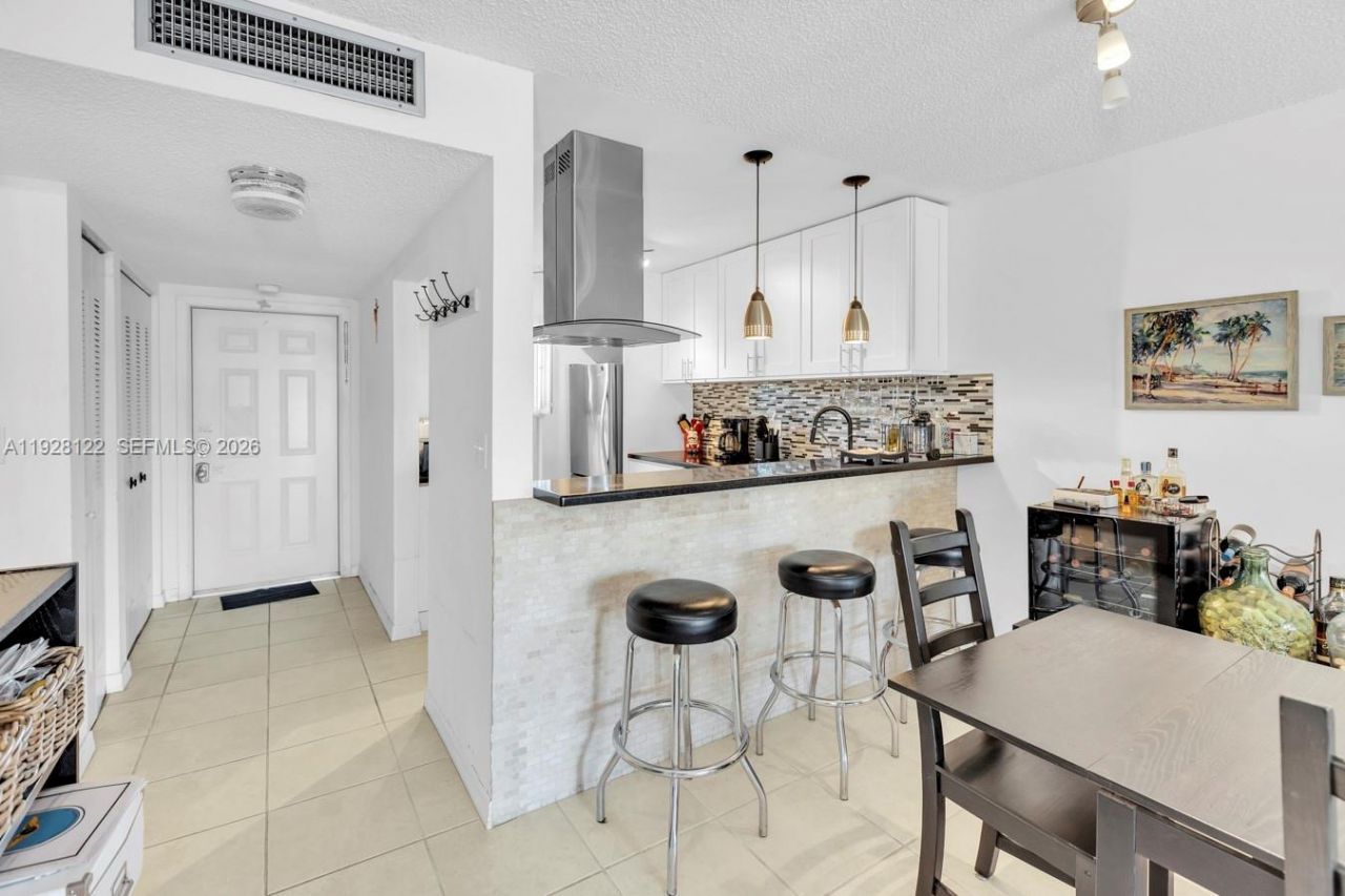 6071 NW 61st Ave, Unit 303, Tamarac, FL 33319 Photo