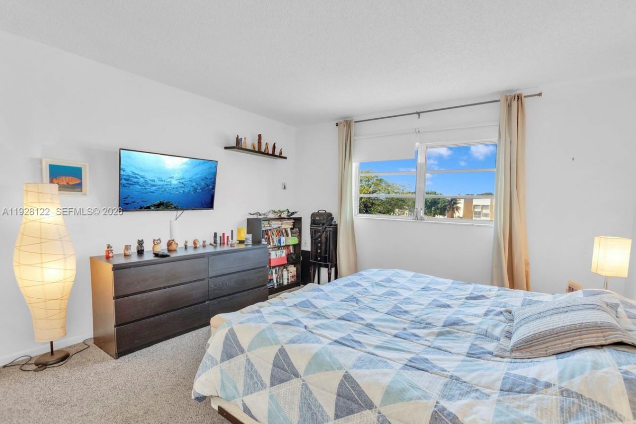 6071 NW 61st Ave, Unit 303, Tamarac, FL 33319 Photo